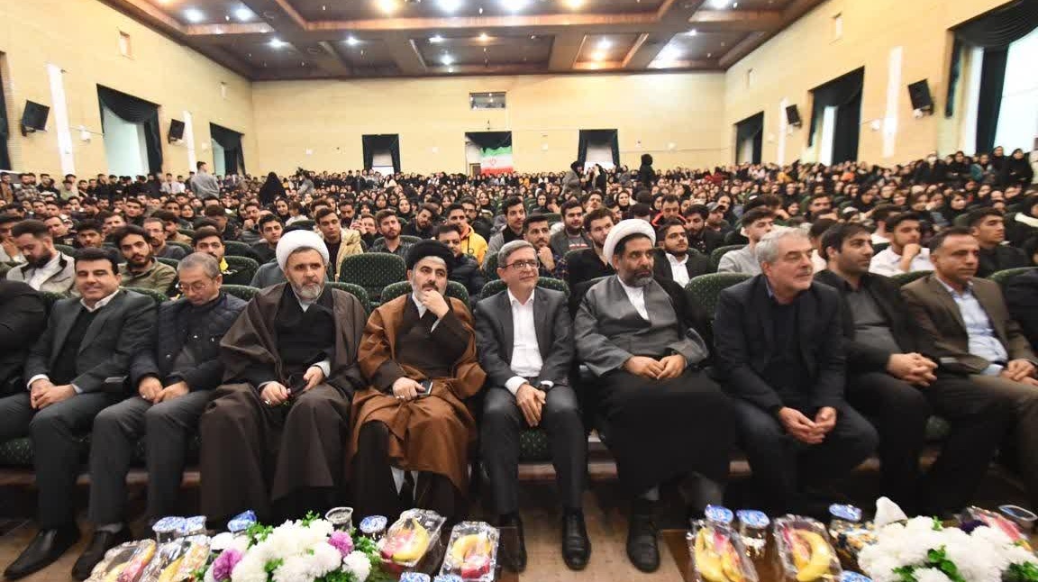 با استقبال پرشور دانشجویان دانشگاه ارومیه، مراسم گرامیداشت روز دانشجو برگزار شد.