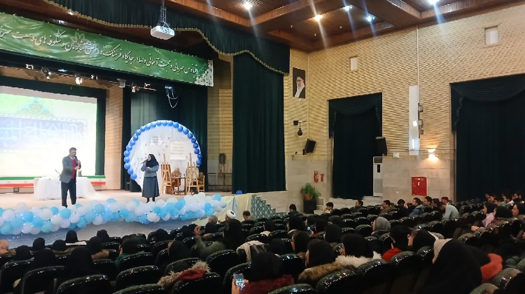 کانون مهدویت با همکاری دیگر کانون ها و هیئات دانشگاه ، با حمایت معاونت فرهنگی و اجتماعی دانشگاه ارومیه ، لحظاتی پر از شادی و وحدت را رقم زدند.