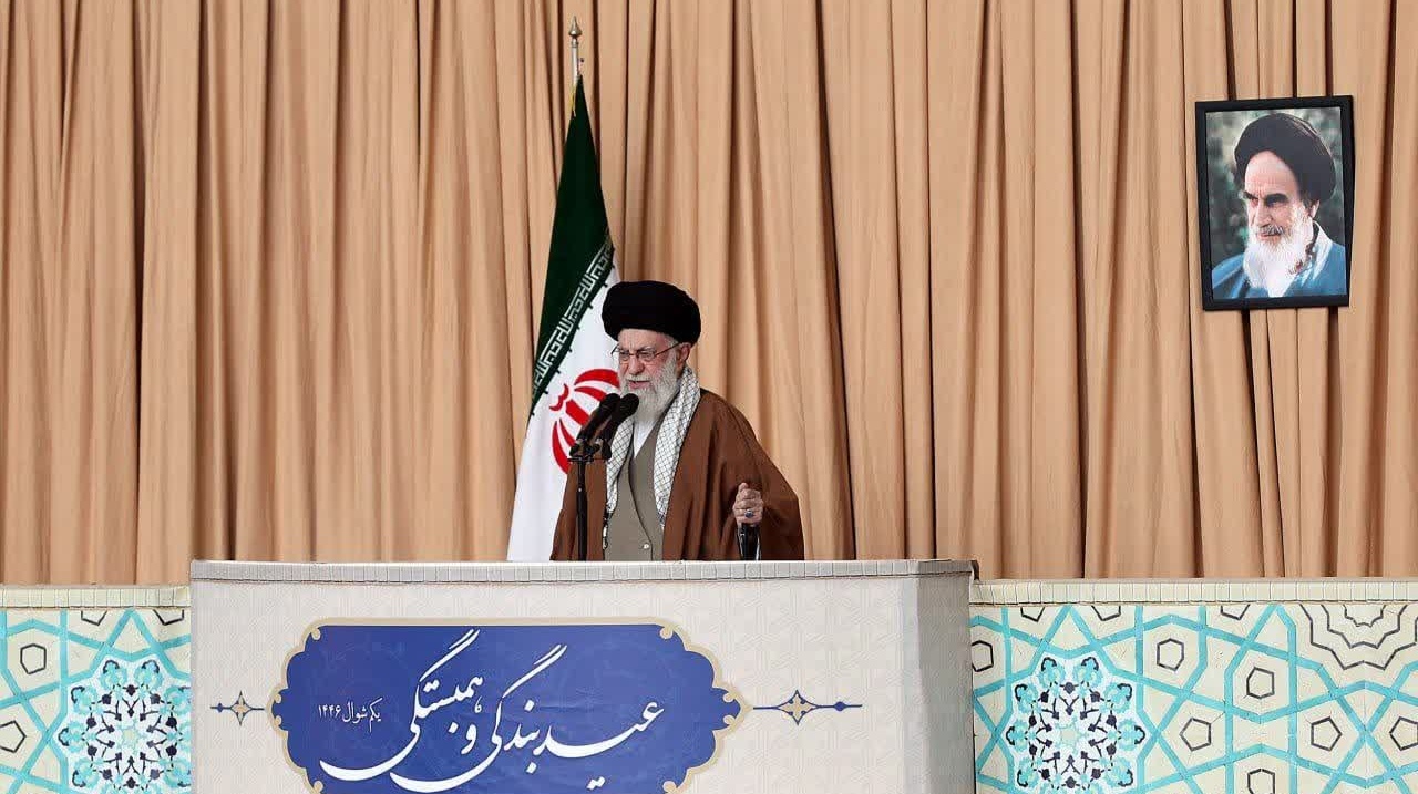 مروری بر بیانات رهبر انقلاب در خطبه‌های نماز عید فطر. ۱۴۰۴/۱/۱۱