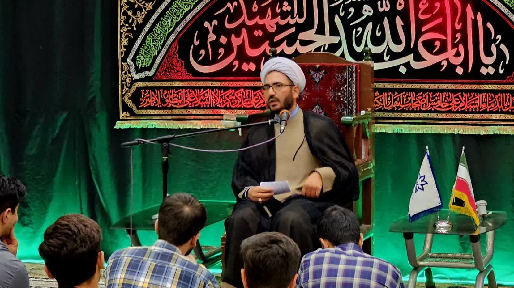 برگزاری هیئت هفتگی اباعبدالله الحسین (ع) 